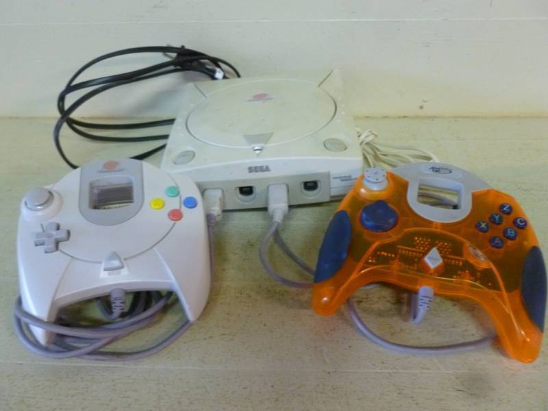 lot 290 image: Sega Dreamcast