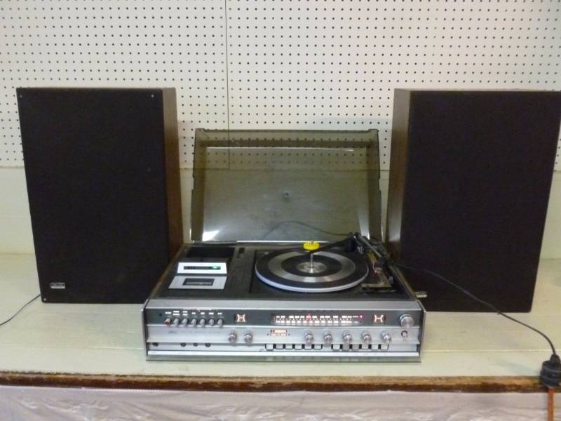 lot 299 image: Vintage Turntable  Stereo