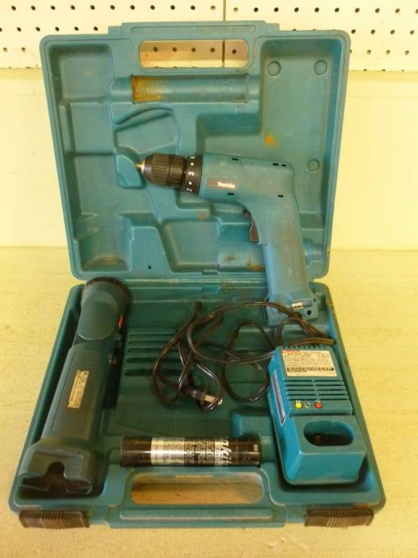 lot 318 image: Cordless Drill