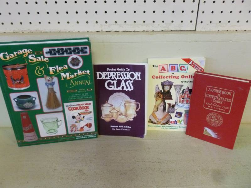 lot 327 image: Collector Price Guide Books