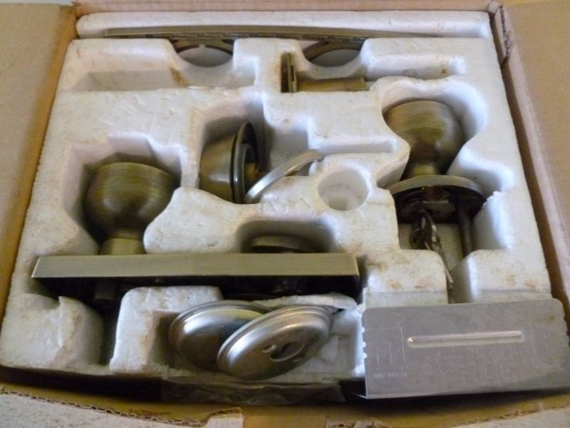 lot 330 image: Door Lock