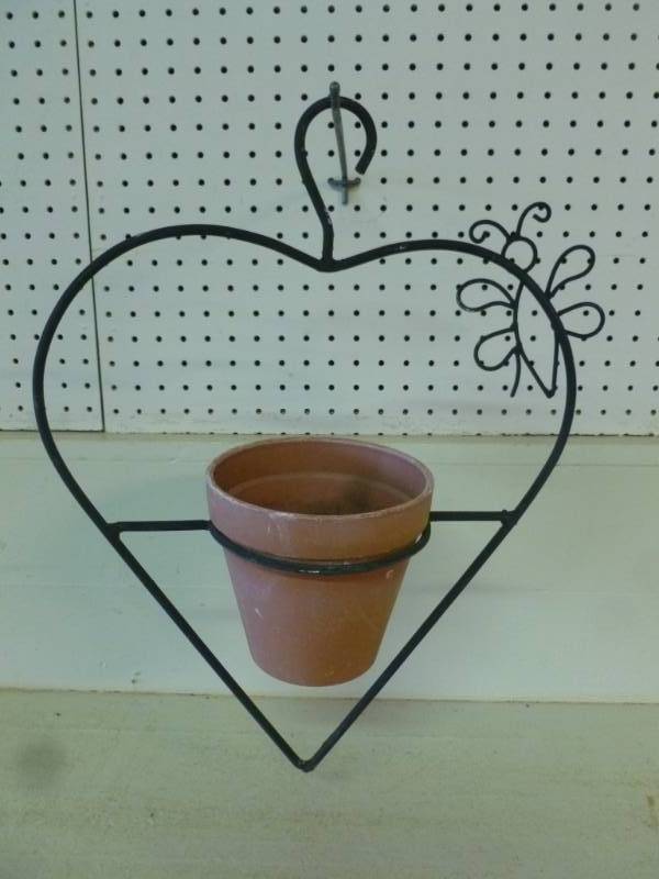 lot 342 image: Planter