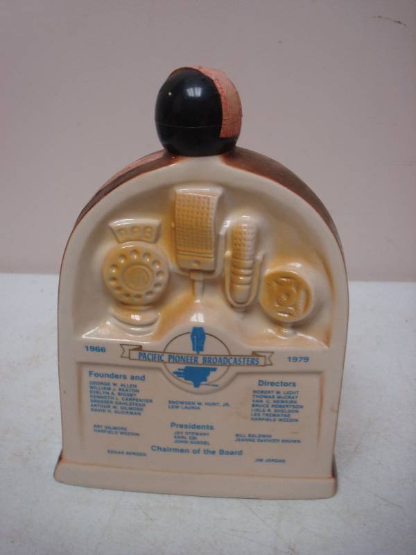 lot 6 image: Pacific Pioneer Broadcaster Radio Decanter