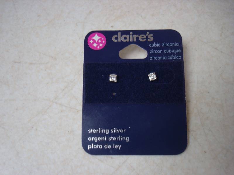 lot 101 image: Pair Of New Sterling Silver CZ Earrings