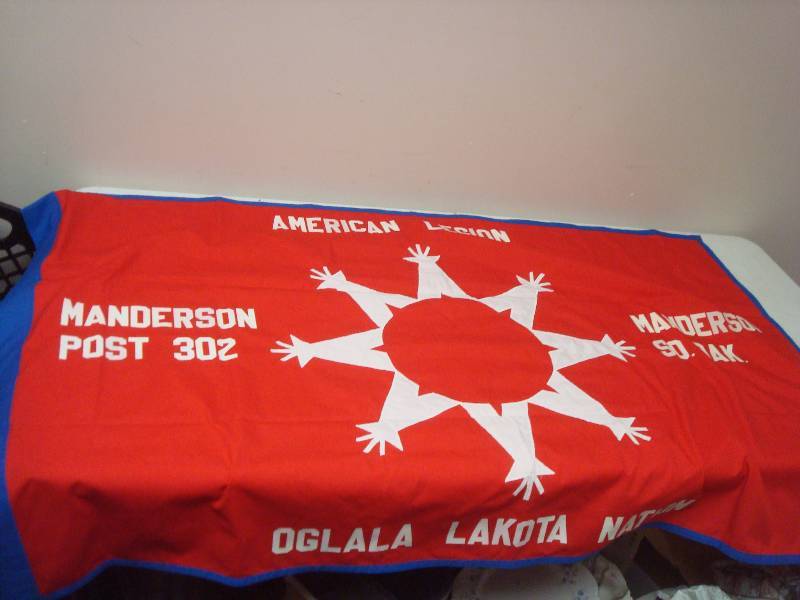 lot 117 image: American Legion Flag