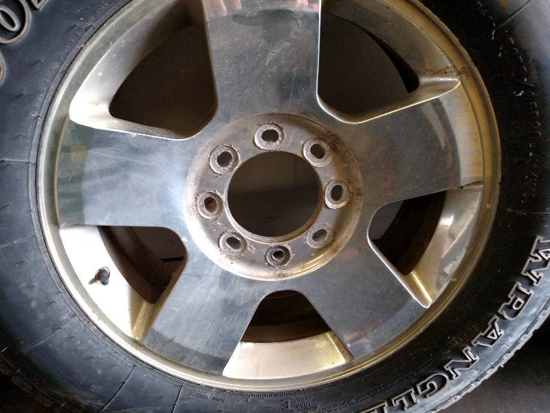 (4) Aluminum Truck Rim with Tires From F350