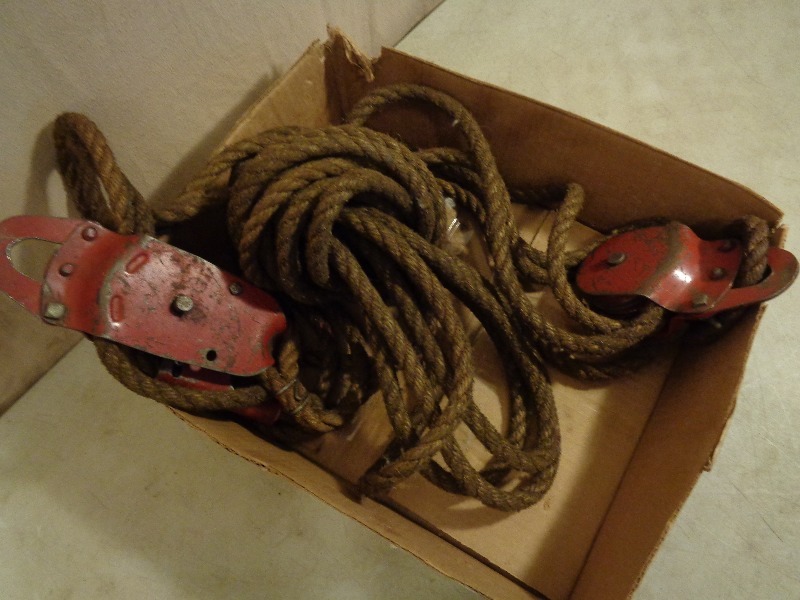 lot 85 image: Rope Winch  Fence Stretcher