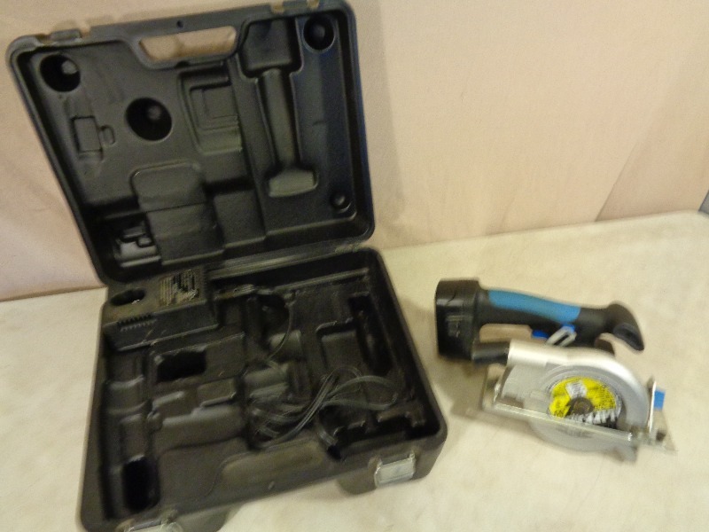 lot 87 image: Power Glide 5.5 Saw with Case