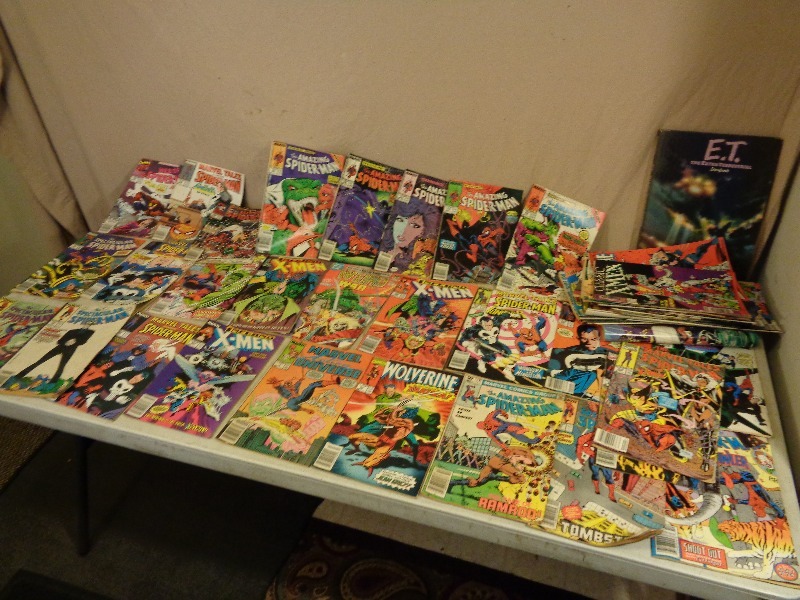 lot 113 image: Large Lot of Comics