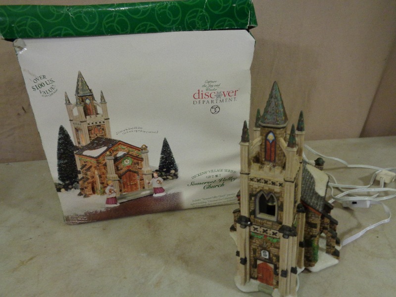 lot 114 image: Dept 56 House