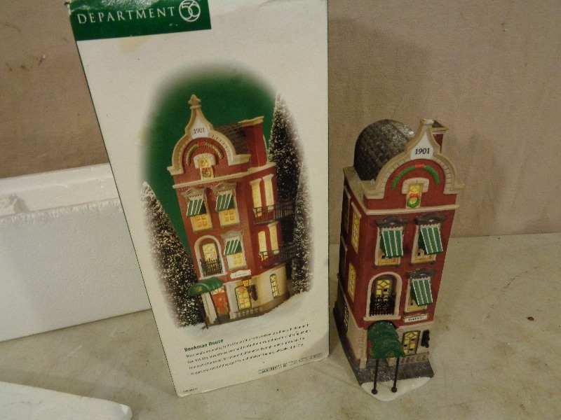 lot 119 image: Dept 56 House
