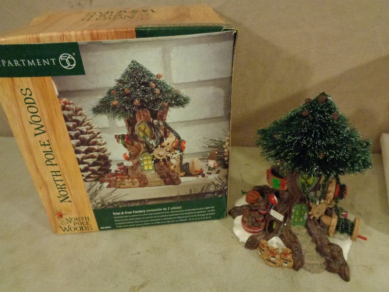 lot 125 image: Dept 56 House