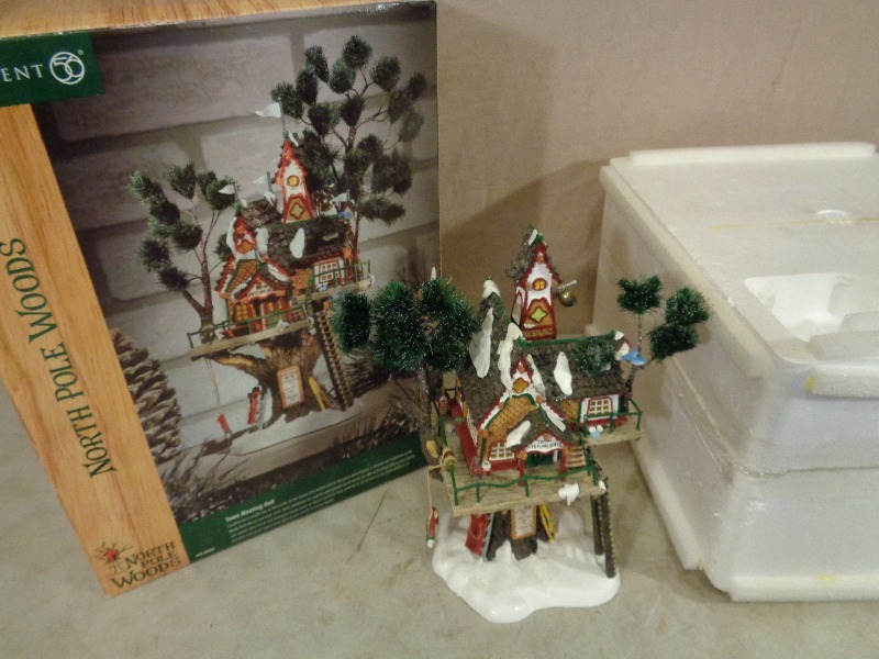 lot 127 image: Dept 56 House