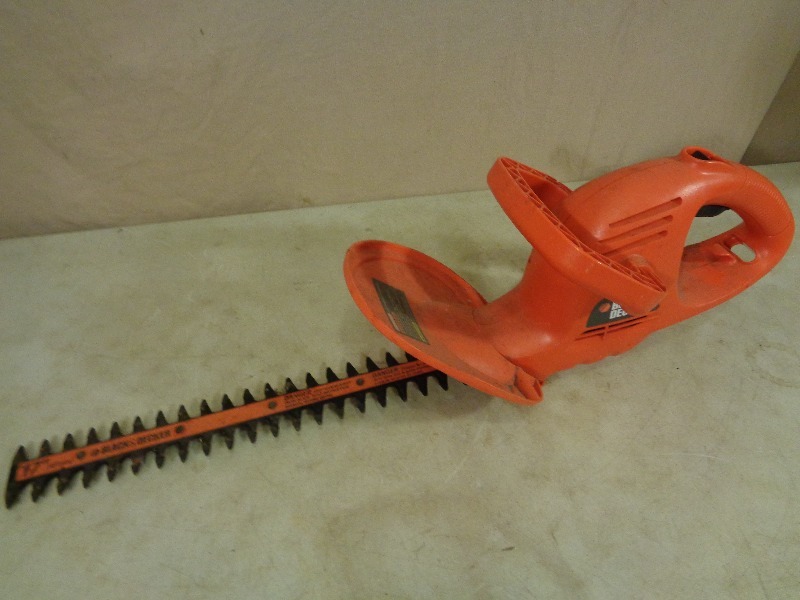 lot 144 image: Black and Decker Hedge Trimmer