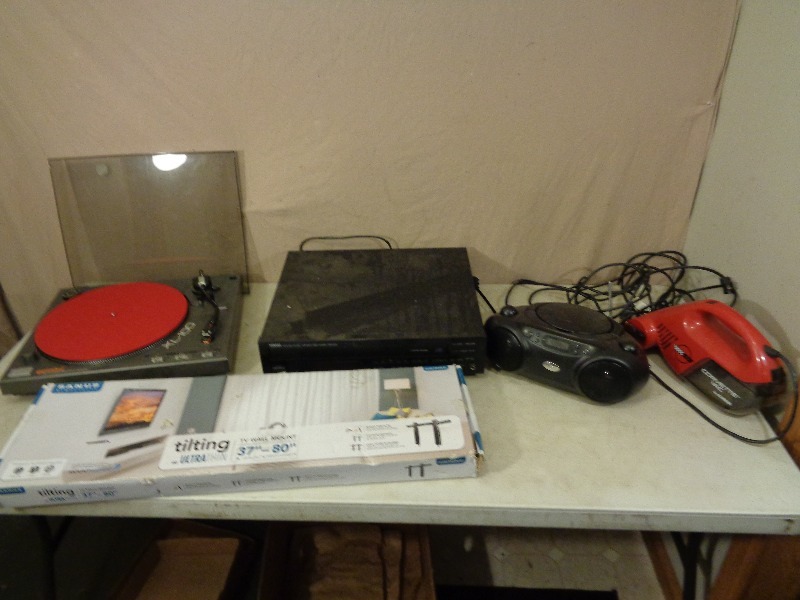 lot 163 image: Assorted Electronics