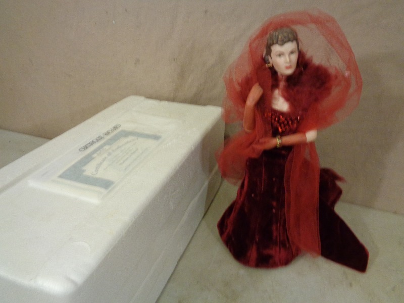 lot 167 image: Bradford Exchange Collector Doll