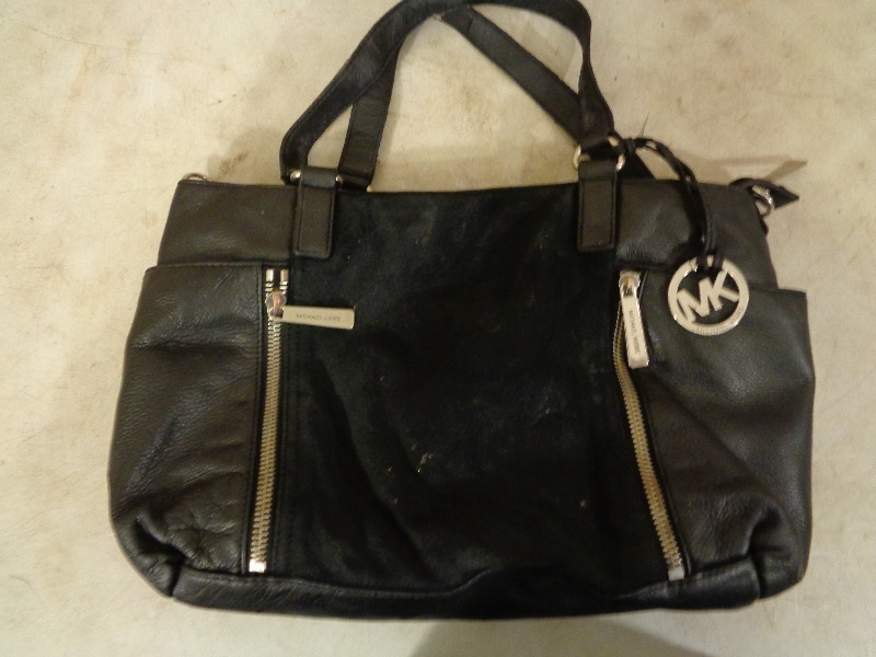 lot 173 image: Micheal Kors Purse