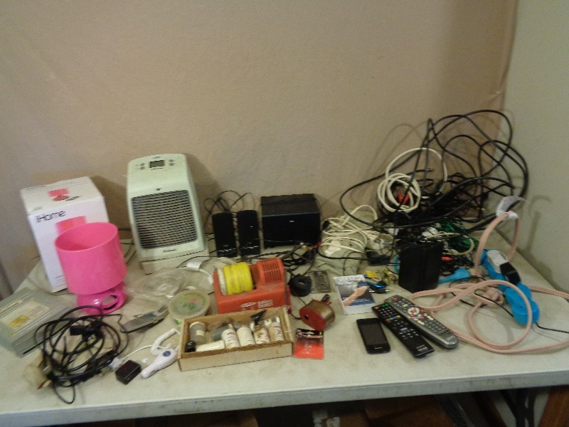 lot 184 image: Assorted Electronics