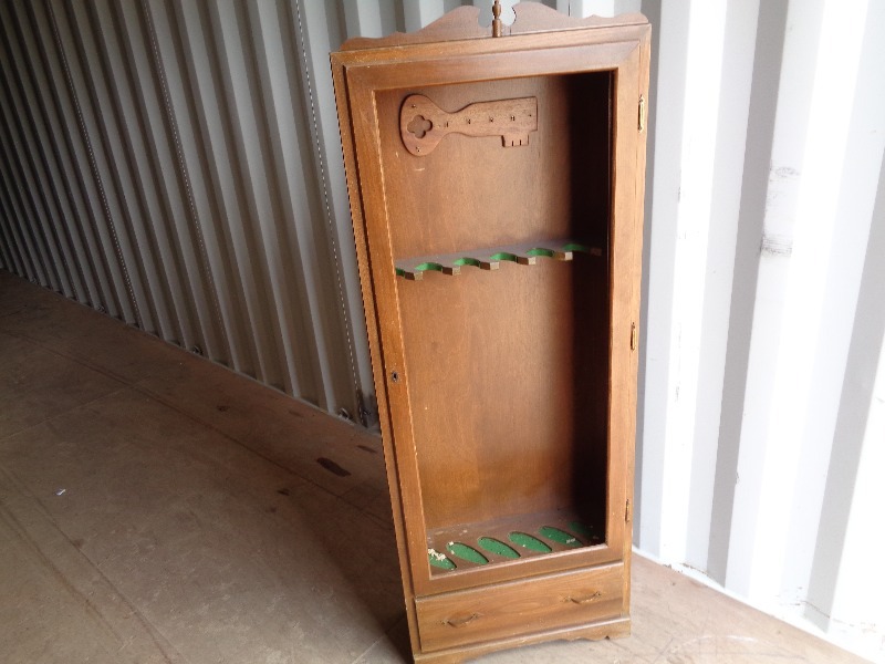 lot 22 image: Old Gun Cabinet