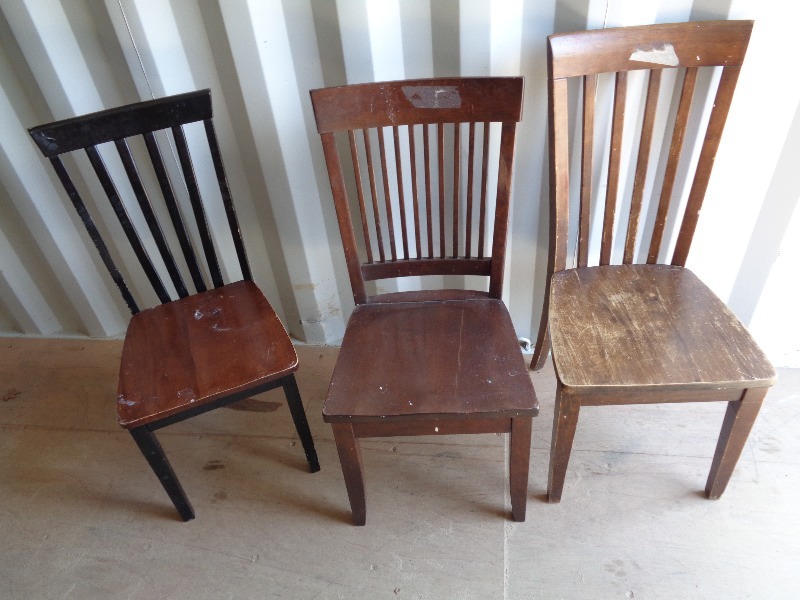 lot 29 image: 3 Assorted Chairs