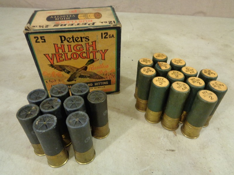 lot 44 image: 37 Peters 12 Guage Paper Shotgun Shells with Box