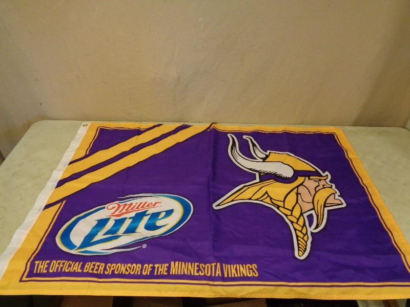 lot 210 image: Minnesota Vikings Miller Lite Flag