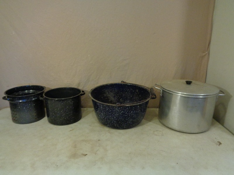 lot 219 image: Assorted Enamelware  Pots