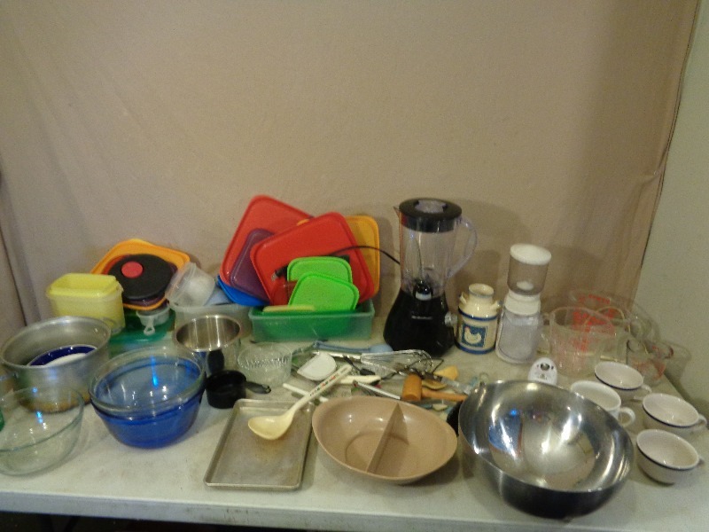 lot 235 image: Pyrex and Anchor Glass Measuring Cups, Drink Blender, and More