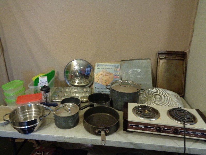 lot 249 image: Kitchen Items