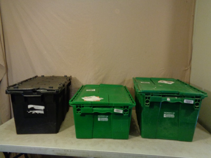 lot 250 image: 3 Assorted Totes with Lids