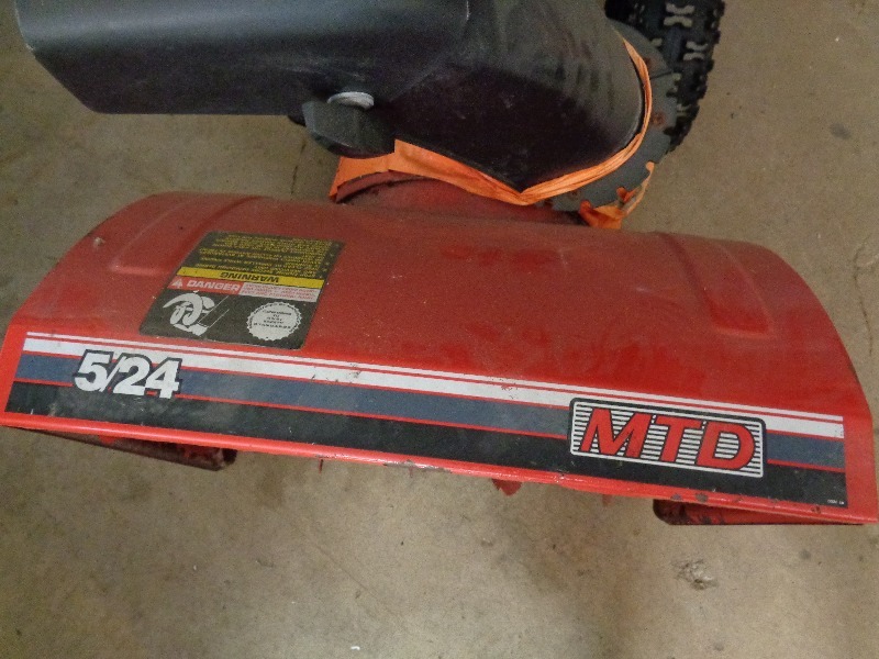 lot 38 image: MTD Snowblower