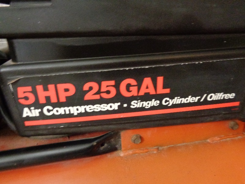 lot 2A image: Craftsman 25 Gallon Air Compressor