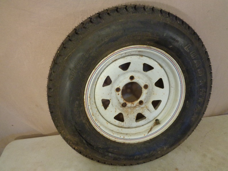 lot 40 image: New 18580 D13 Trailer Tire on Steel Wheel