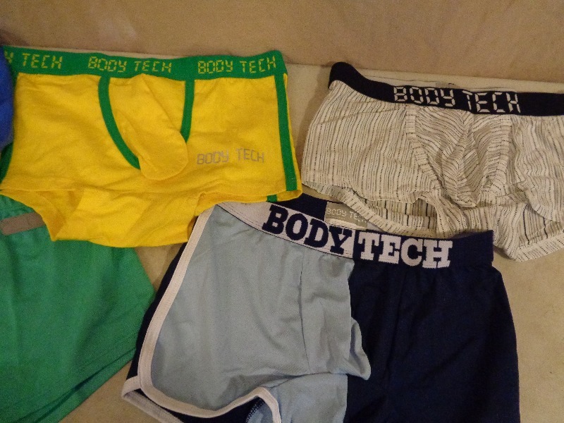 lot 223 image: 7 New Pairs of Mens Size Small Underwear  Shorts