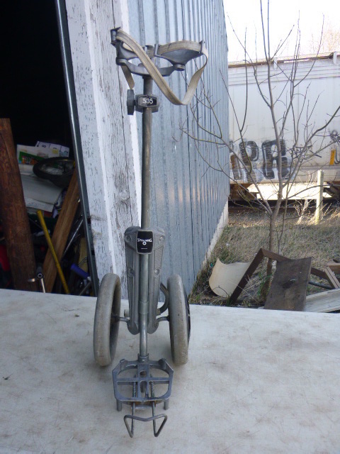 lot 8 image: Spaulding 535 Pull Golf Cart