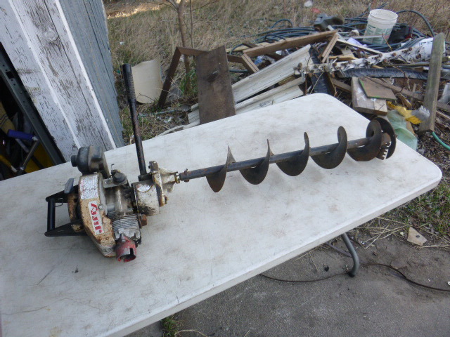 lot 9 image: Jiffy Ice Auger