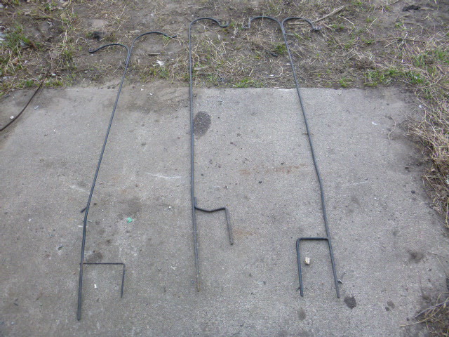 lot 10 image: 3 Shepherds Hooks