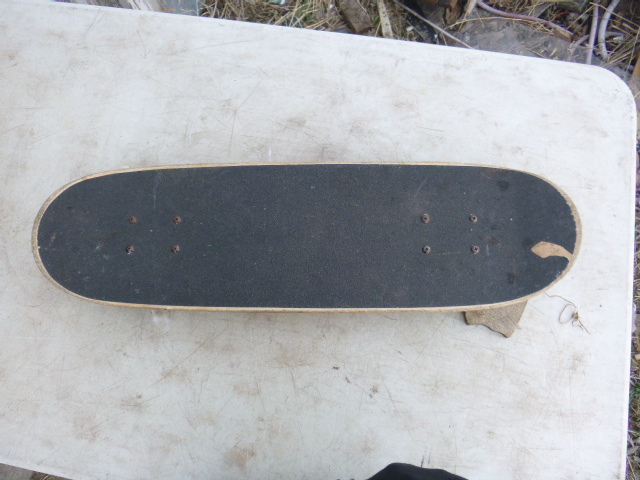 lot 13 image: Nickelodeon Rocket Power Skateboard.