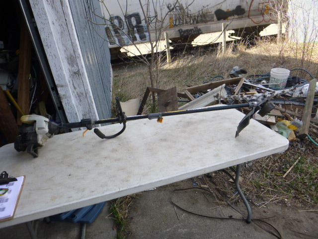 lot 28 image: Ryobi Yard Trimmer