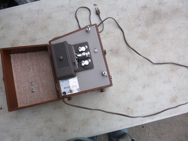 lot 31 image: Vintage Keystone Sixty 8mm Movie Projector