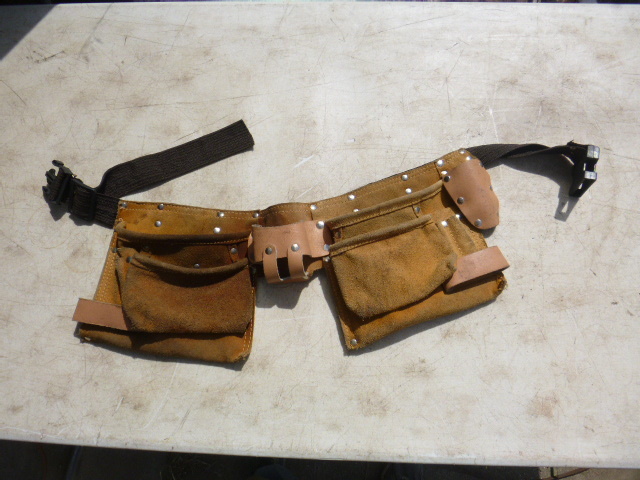 lot 59 image: Tool Pouch