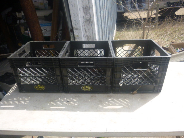 lot 74 image: 3 Crates