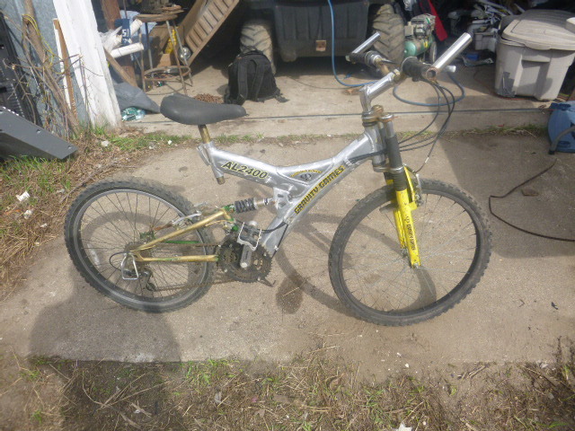 lot 80 image: Ground Games AL2400 Bicycle