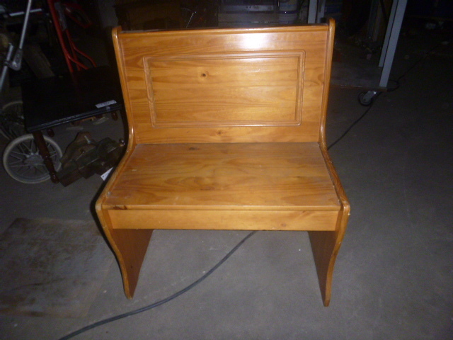 lot 82 image: Small HallEntry Bench