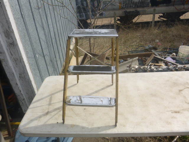 lot 84 image: Step Stool