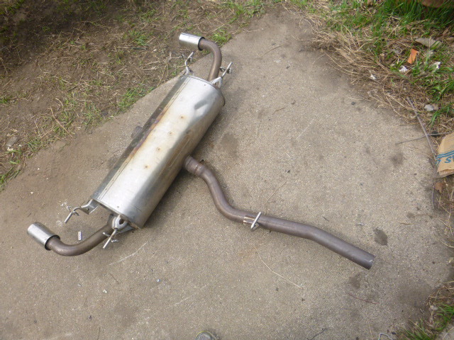 lot 116 image: Large Muffler