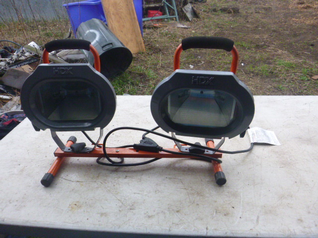 lot 134 image: HDX Dual Head Halogen Lights