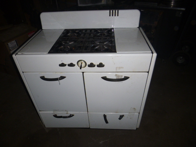 lot 147 image: Vintage Gas Range
