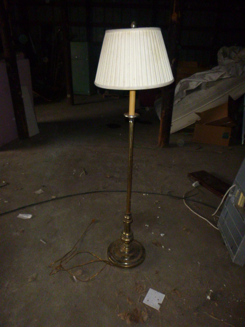 lot 159 image: Floor Lamp