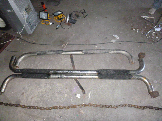 lot 171 image: 3 Nerf Bars